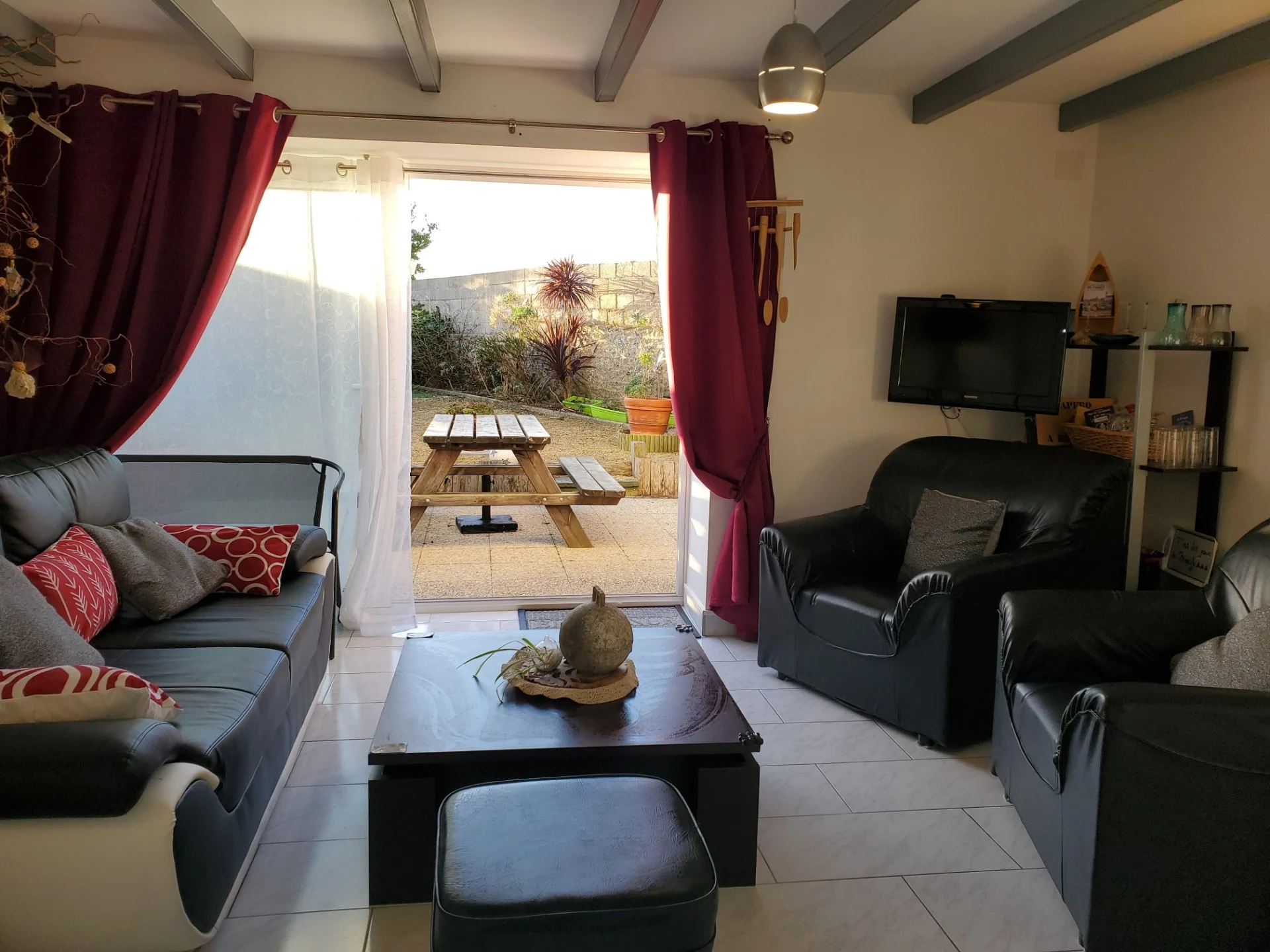 Salon ouvert sur terrasse